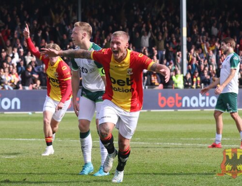 Oliver Edvardsen helpt Go Ahead Eagles het duel te doen kantelen